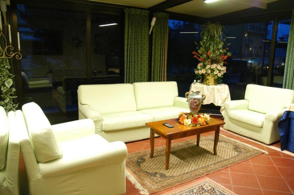 Hotel Flowers Montecatini-Terme Esterno foto